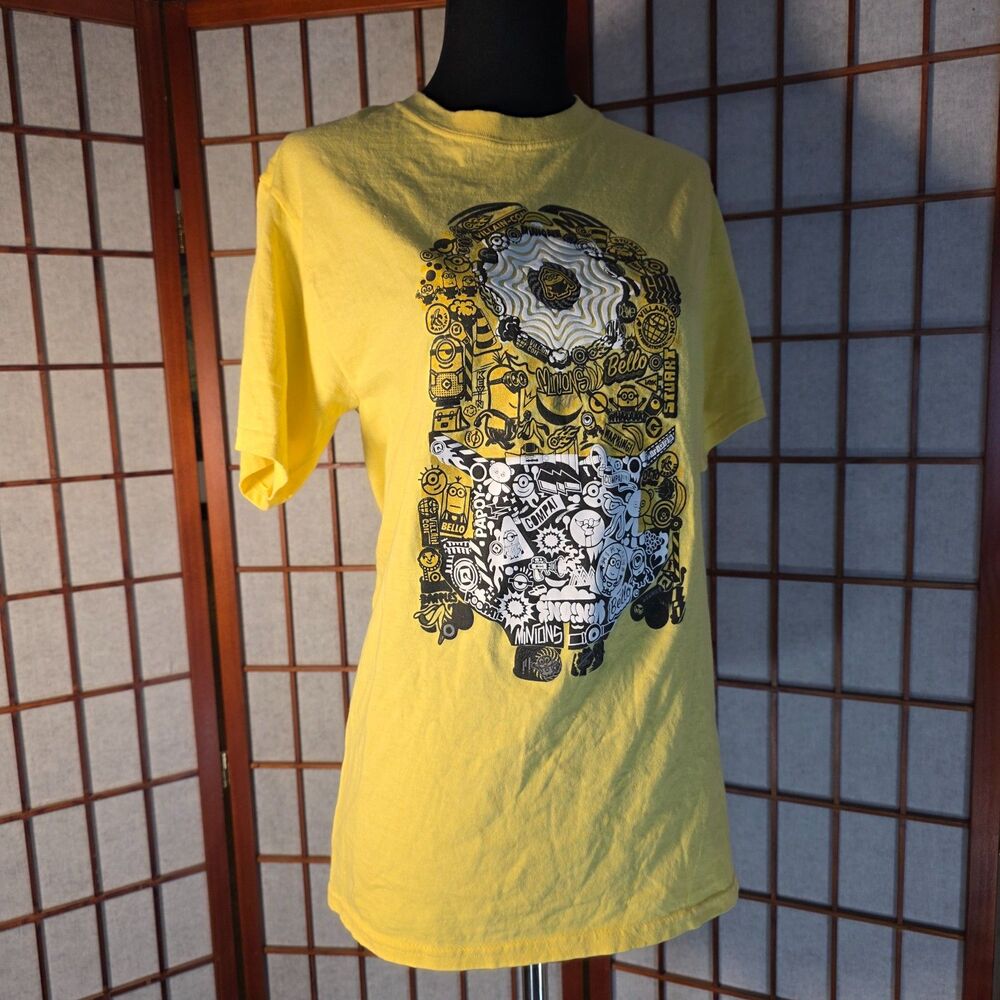Minions The Rise of Gru Movie Promo T-Shirt Size Small Yellow Graphic Tee